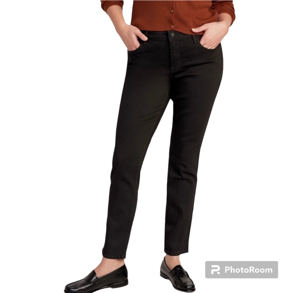 Old Navy Power Slim Straight Leg Black Pants Size 10